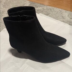 Elegant Black Women's Ankle Boots size 9.5 NEW , without Box
